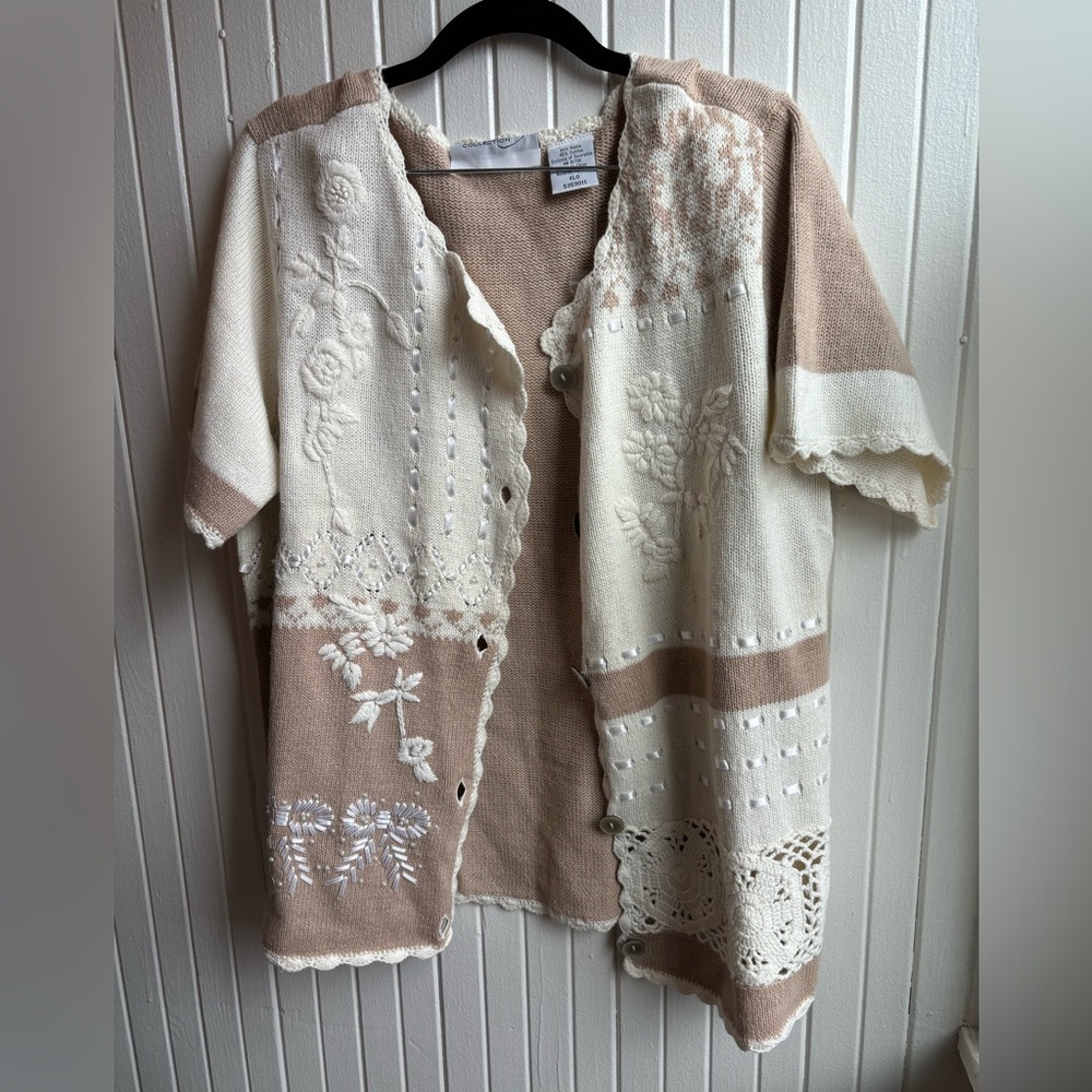 Vintage Women’s Cream Cardigan Sweater